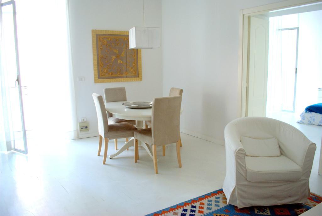 나폴리 Relais Piazza Dei Martiri B&B 객실 사진