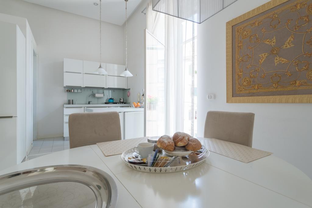 나폴리 Relais Piazza Dei Martiri B&B 외부 사진